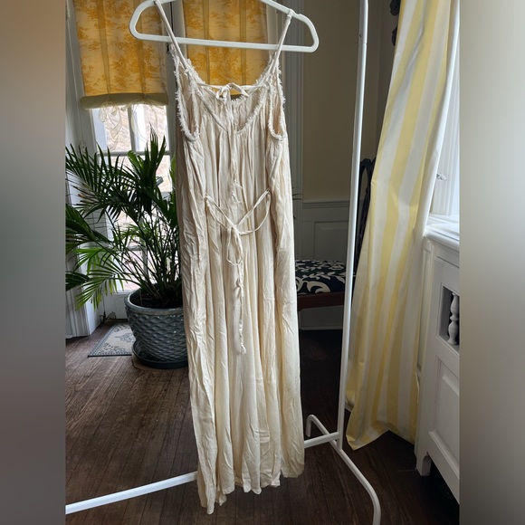 UO Wide-Legged Jumpsuit - Picture 4 of 7